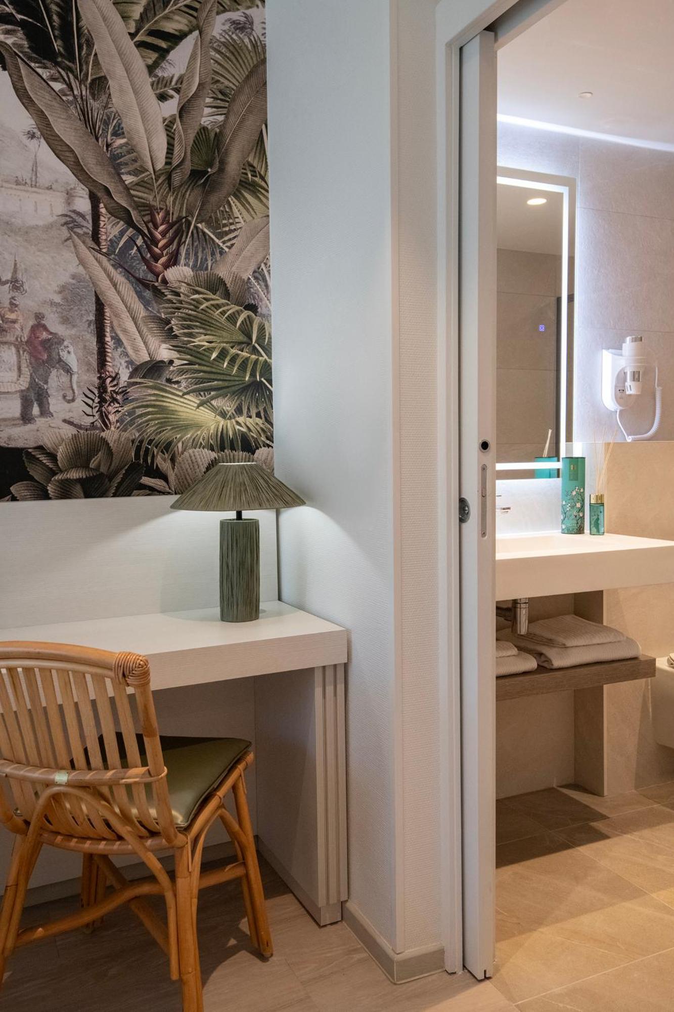 Residence Hoteliere Chambord Au Coeur De Menton - Entierement Renovee ภายนอก รูปภาพ