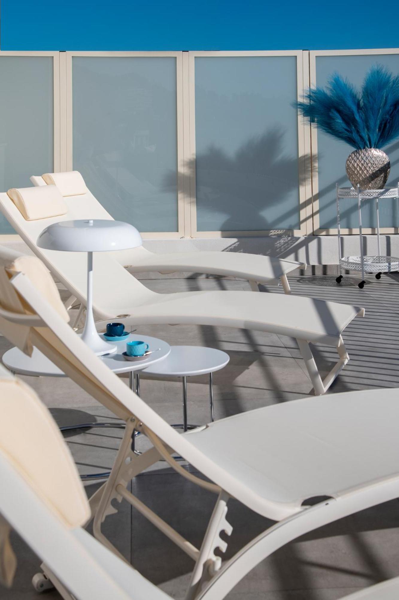 Residence Hoteliere Chambord Au Coeur De Menton - Entierement Renovee ภายนอก รูปภาพ