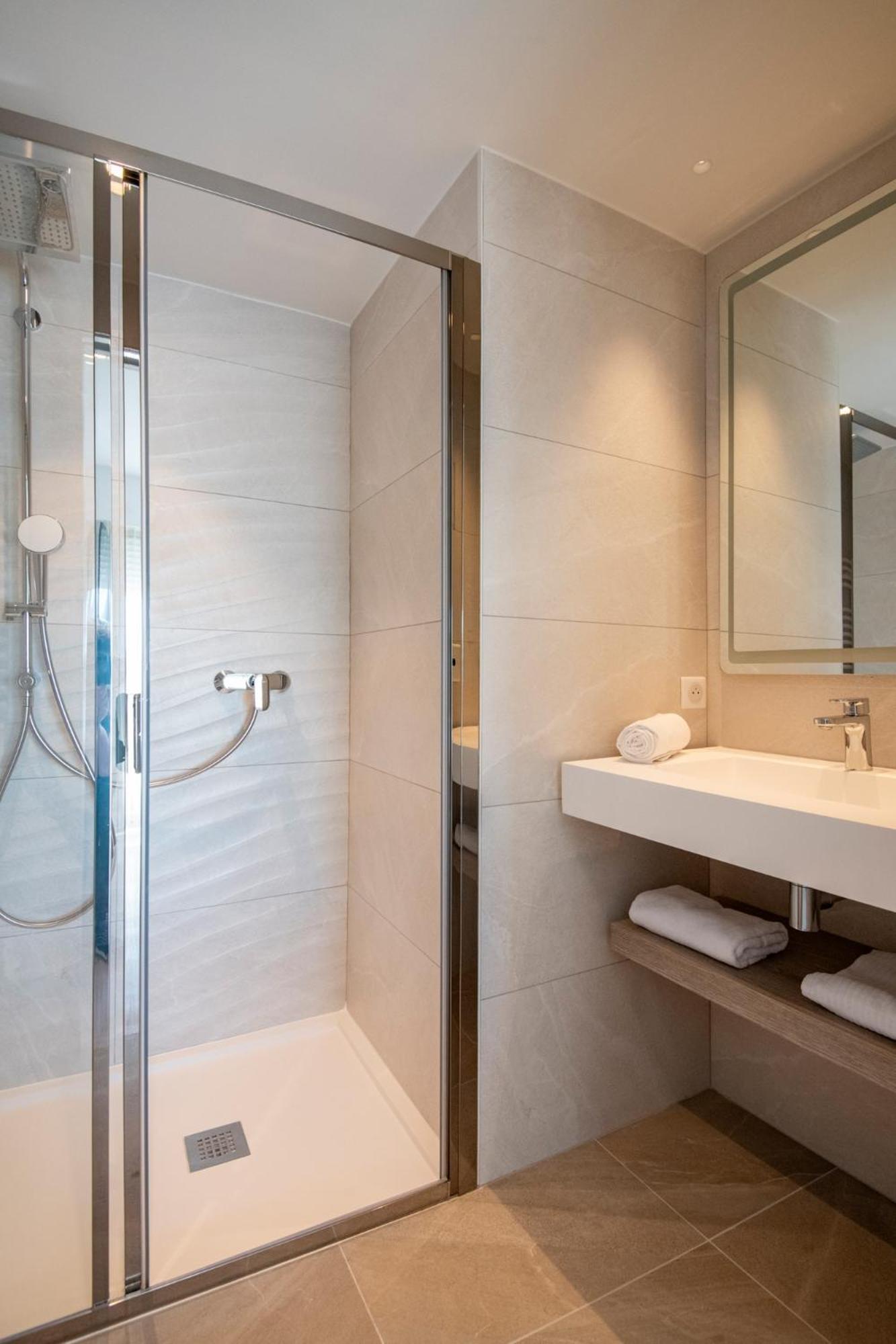 Residence Hoteliere Chambord Au Coeur De Menton - Entierement Renovee ภายนอก รูปภาพ