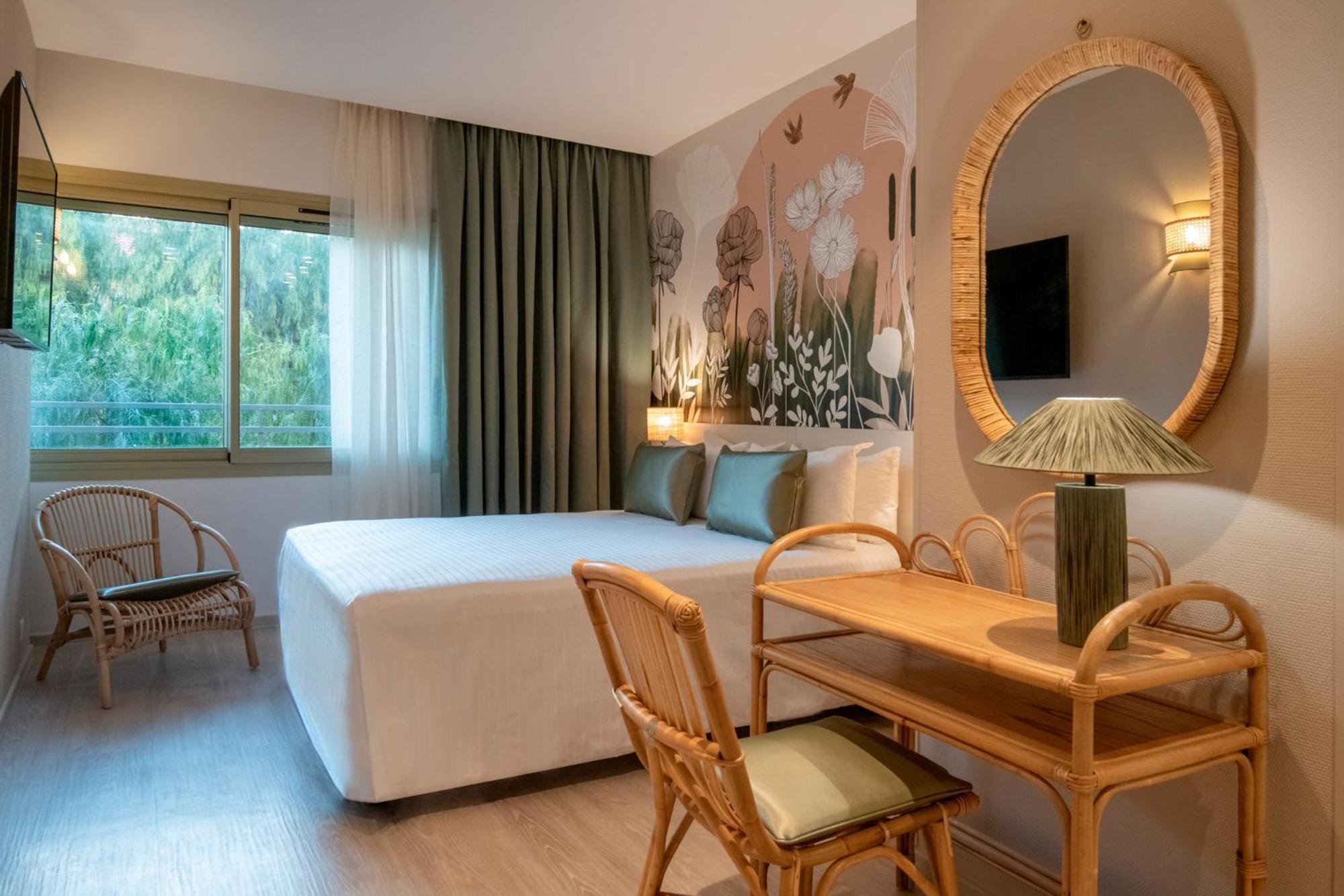 Residence Hoteliere Chambord Au Coeur De Menton - Entierement Renovee ภายนอก รูปภาพ