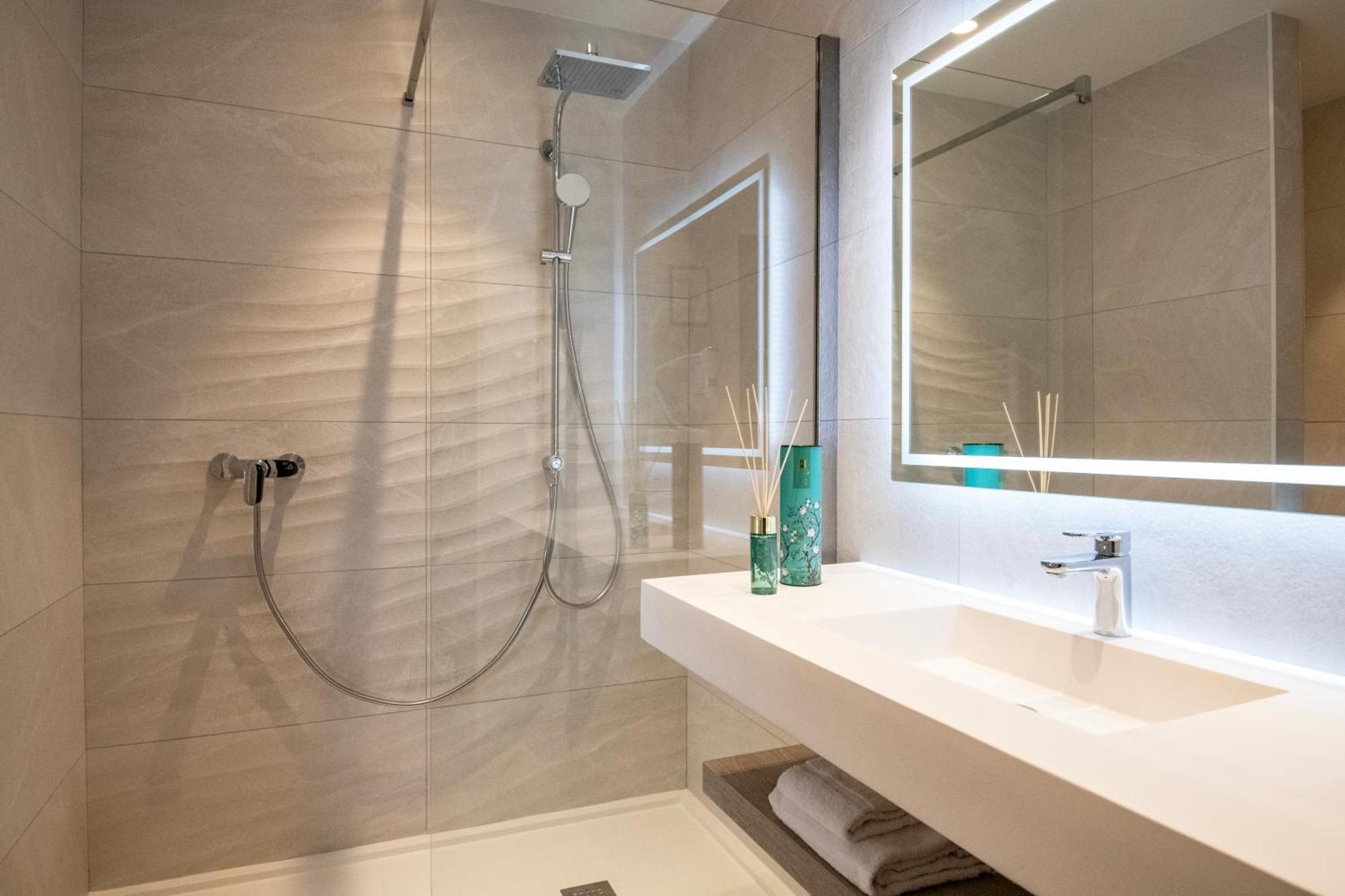 Residence Hoteliere Chambord Au Coeur De Menton - Entierement Renovee ภายนอก รูปภาพ
